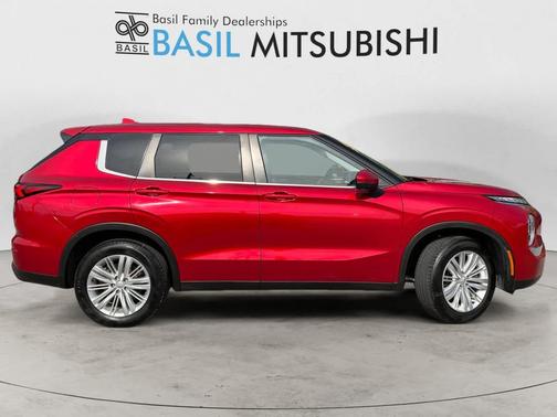 Red Diamond 2022 Mitsubishi Outlander ES S-AWC