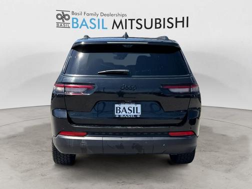 Diamond Black Crystal Pearl 2024 Jeep Grand Cherokee L Limited