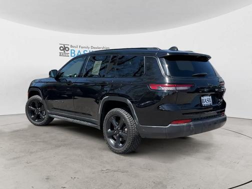 Diamond Black Crystal Pearl 2024 Jeep Grand Cherokee L Limited