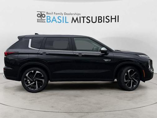 Black Diamond 2025 Mitsubishi Outlander PHEV SE S-AWC