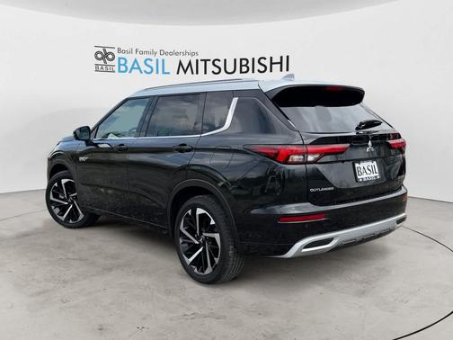 Black Diamond W/ Alloy Silver Roof 2025 Mitsubishi Outlander PHEV SEL