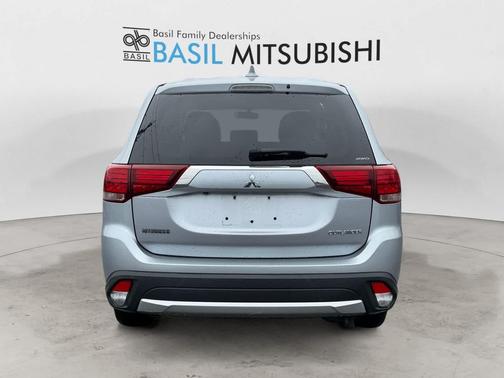 2017 Mitsubishi Outlander ES