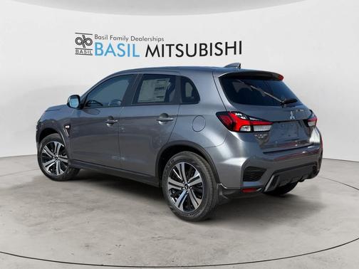 Mercury Gray Metallic 2026 Mitsubishi Outlander Sport 2.0 ES