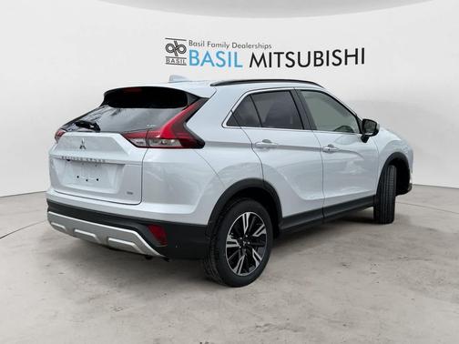 White Diamond 2026 Mitsubishi Eclipse Cross SE