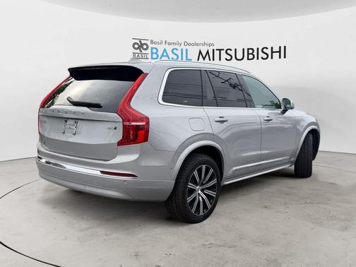 Silver Dawn Metallic 2024 Volvo XC90 B6 Plus Bright Theme 7-Seater