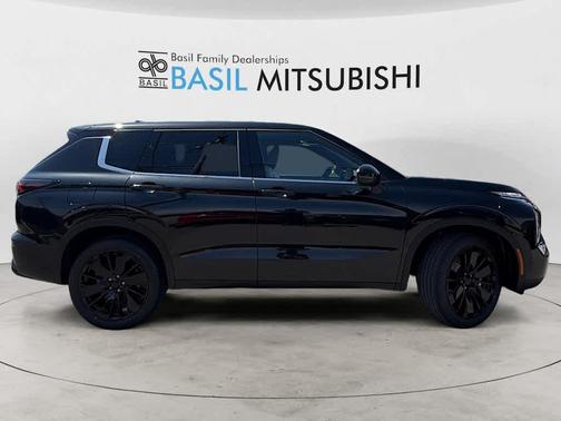 Black Diamond 2026 Mitsubishi Outlander LE S-AWC