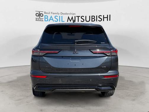Graphite Gray 2026 Mitsubishi Outlander LE 1.5T S-AWC