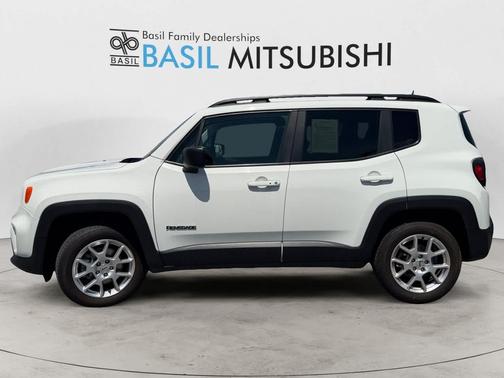 Alpine White Clearcoat 2022 Jeep Renegade Latitude