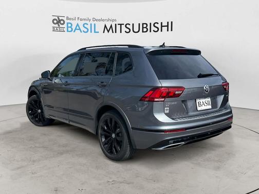 Platinum Gray Metallic 2021 Volkswagen Tiguan 2.0T SE R-Line Black 4MOTION