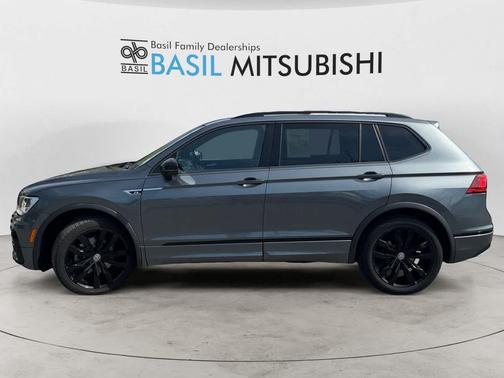 Platinum Gray Metallic 2021 Volkswagen Tiguan 2.0T SE R-Line Black 4MOTION