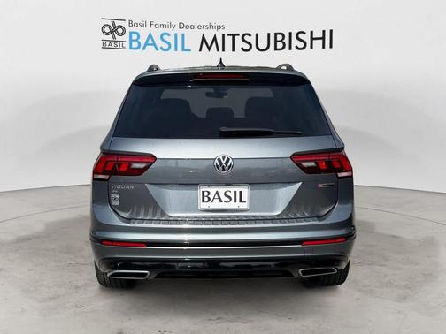 Platinum Gray Metallic 2021 Volkswagen Tiguan 2.0T SE R-Line Black 4MOTION