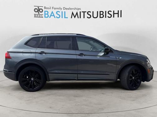 Platinum Gray Metallic 2021 Volkswagen Tiguan 2.0T SE R-Line Black 4MOTION