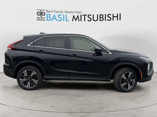 Labrador Black Pearl 2026 Mitsubishi Eclipse Cross SE