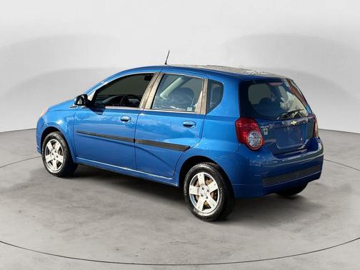 2011 Chevrolet Aveo 5 LT