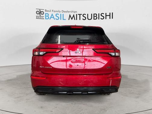 2024 Mitsubishi Outlander SE Black Edition w/Pano Roof S-AWC