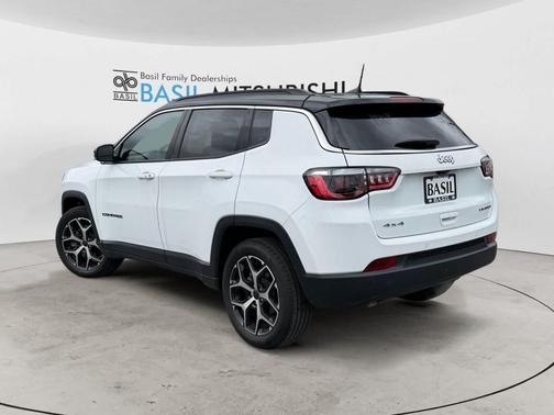 Bright White Clearcoat 2025 Jeep Compass Limited