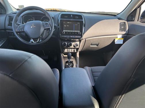 2025 Mitsubishi Outlander Sport SE