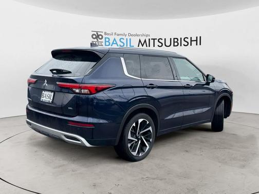 Cosmic Blue Metallic 2024 Mitsubishi Outlander SEL 2.5 S-AWC