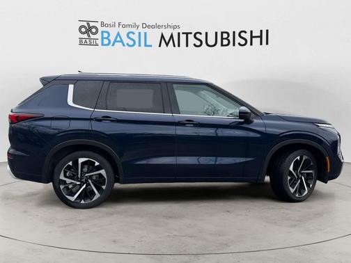 Cosmic Blue Metallic 2024 Mitsubishi Outlander SEL 2.5 S-AWC