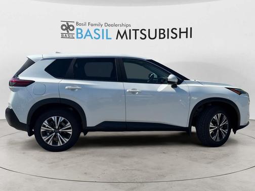 Pearl White Tricoat 2023 Nissan Rogue SV