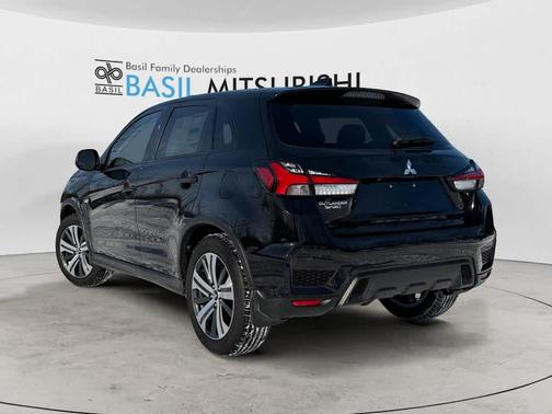 Labrador Black Pearl 2026 Mitsubishi Outlander Sport 2.0 ES