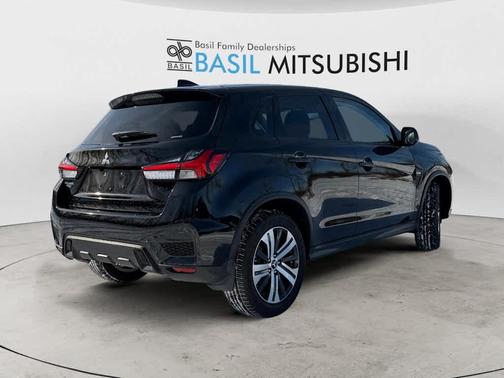 Labrador Black Pearl 2026 Mitsubishi Outlander Sport 2.0 ES