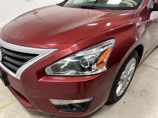 Cayenne Red Metallic 2014 Nissan Altima 2.5 SL