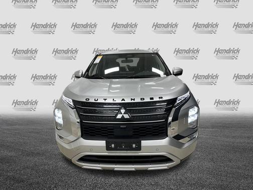 Alloy Silver Metallic 2024 Mitsubishi Outlander SE S-AWC
