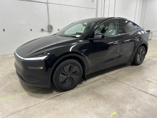 2026 Tesla Model Y Premium Rear-Wheel Drive