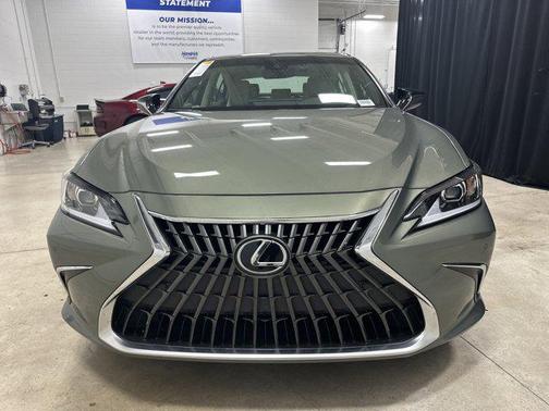 2025 Lexus ES 350 Base