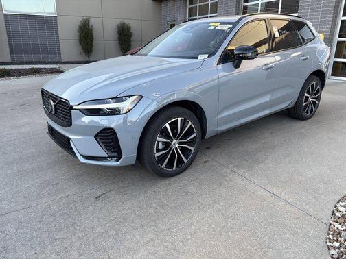 2025 Volvo XC60 B5 Plus