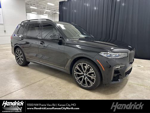 Black Sapphire Metallic 2021 BMW X7 M50i