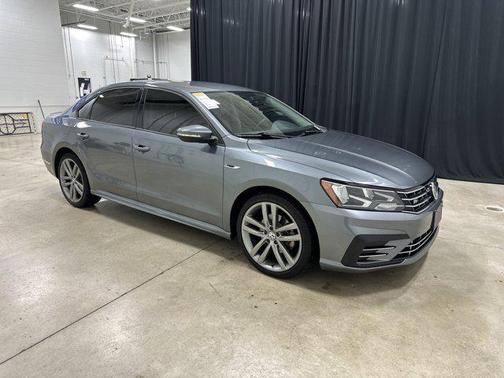 2018 Volkswagen Passat 2.0T R-Line
