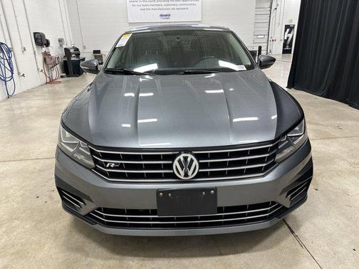 2018 Volkswagen Passat 2.0T R-Line
