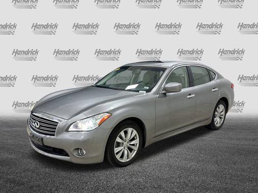 2011 INFINITI M56x Base