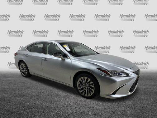 2025 Lexus ES 300h Luxury