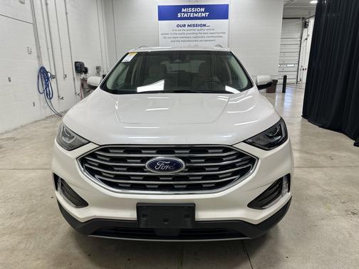 WHITE PLATINUM MET TRI-COAT 2019 Ford Edge Titanium