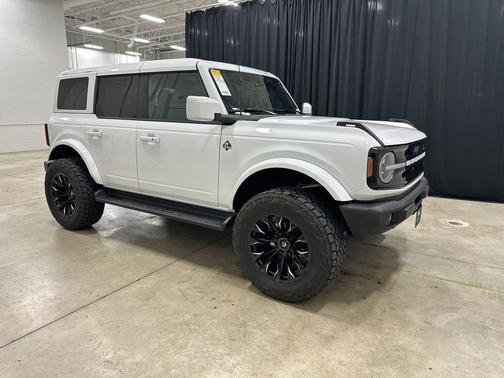 OXFORD WHITE 2025 Ford Bronco Outer Banks