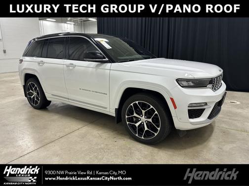 Bright White Clearcoat 2023 Jeep Grand Cherokee Summit