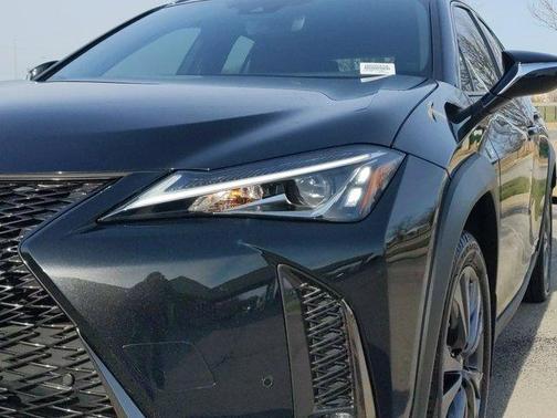 Photo 5 of 34 of 2021 Lexus UX 250h F Sport
