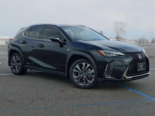 Photo 2 of 34 of 2021 Lexus UX 250h F Sport