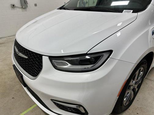 2023 Chrysler Pacifica L