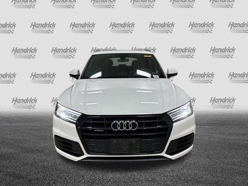 2020 Audi Q5 45 Titanium Premium