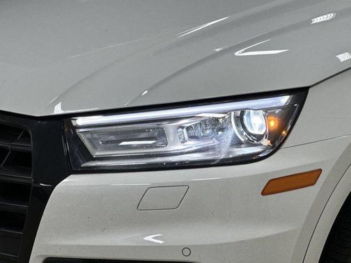 2020 Audi Q5 45 Titanium Premium