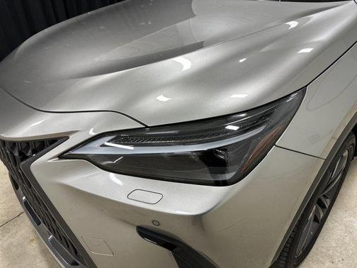 2023 Lexus NX 450h+ Luxury
