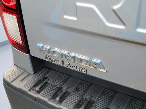 Silver 2024 Honda Ridgeline RTL
