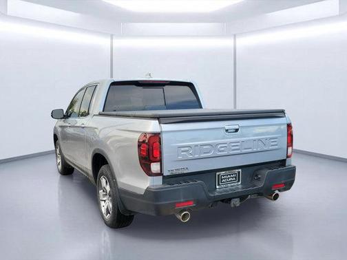 Silver 2024 Honda Ridgeline RTL