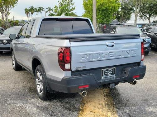 Silver 2024 Honda Ridgeline RTL