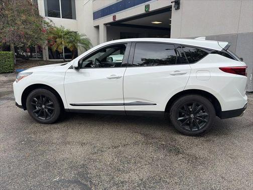 White 2025 Acura RDX Base
