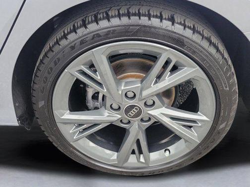 Florett Silver Metallic 2024 Audi A3 40 Premium